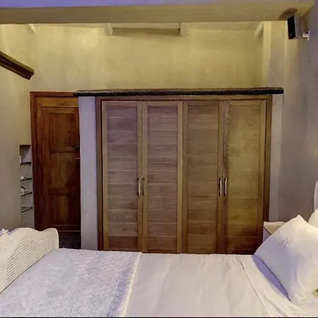 Chateau Cascara Mourésion