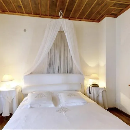 Chateau Cascara Villa *