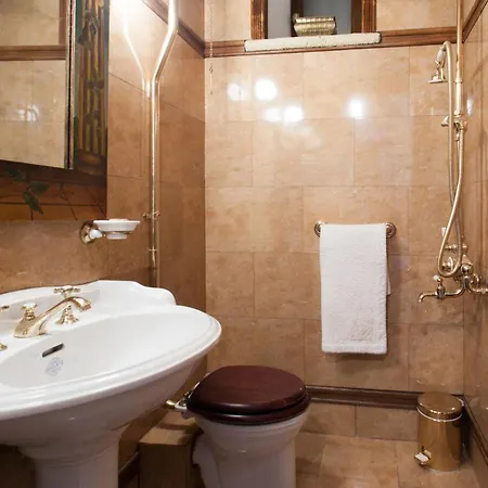 Chateau Cascara Mourésion