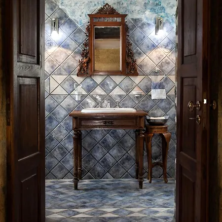 Chateau Cascara * Mourésion