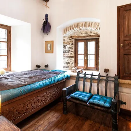 Chateau Cascara * Mourésion